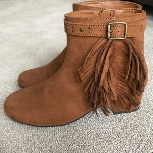 Size 1 Childrens Place fringe booties
